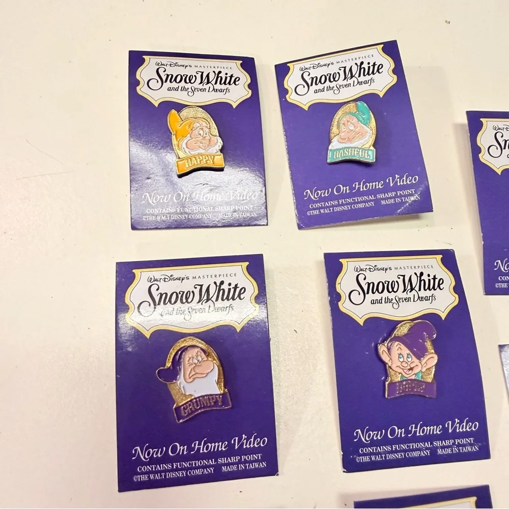 Vintage Disney Snow White and the Seven Dwarfs Pin Set Complete 9 Pins New